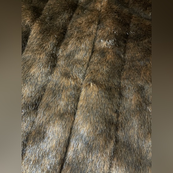 Jones New York Signature Petite Faux Fur Vest Sz PM - Picture 10 of 16